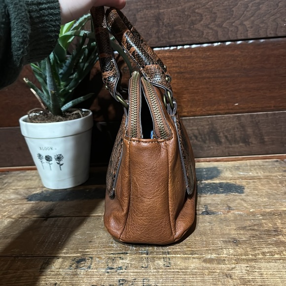 No Brand Tag Brown Handbag with Snakeskin Accents - Picture 4 of 8